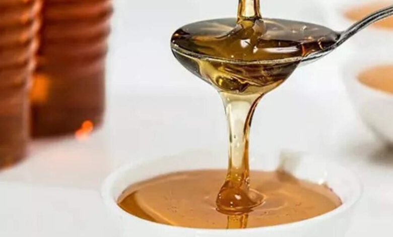 El gobierno redujo el precio mínimo de exportación de la miel natural a $ 1,400 por tonelada hasta el 31 de diciembre de este año. El gobierno redujo el precio mínimo de exportación de la miel natural a $ 1,400 por tonelada hasta el 31 de diciembre de este año.
