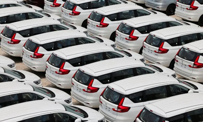 Los fabricantes de automóviles advierten sobre la caída de las ventas del festival, presione el gobierno para acelerar los recortes de GST