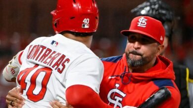 Se eliminó el contraste, logró un entrenador privado con bate en el cardenal ganador