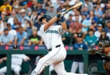 Cal Raleigh logró el 50º Homer, participando en Mantle en un libro de discos