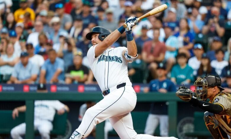 Cal Raleigh logró el 50º Homer, participando en Mantle en un libro de discos