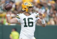 Los empacadores abandonan los QB Sean Clifford, Taylor Elgersma.
