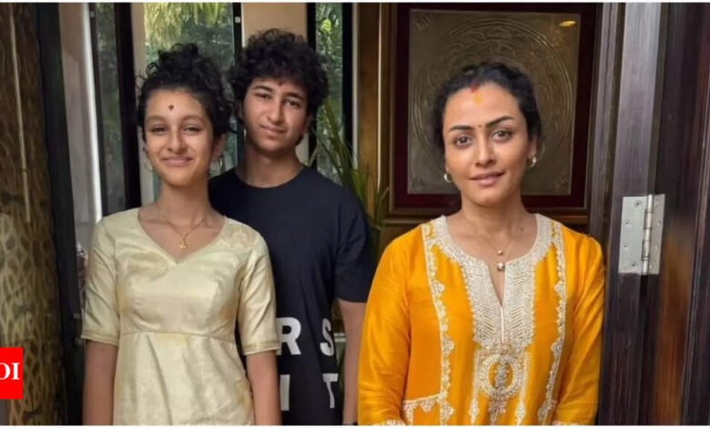 Ganesh IV 2025: Namrata celebra a los niños con los niños, reveló al desaparecido Mahesh Babu en el puesto sensible.