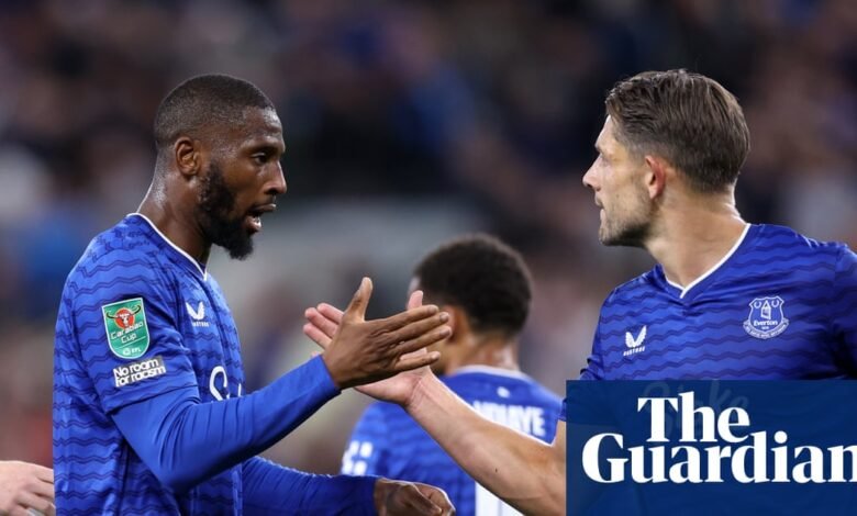 Beto se aseguró de que Everton venció a Mansfield después de que el estadio se retrasara al comienzo de la Copa Carabao. Beto se aseguró de que Everton venció a Mansfield después de que el estadio se retrasara al comienzo de la Copa Carabao.