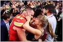 El anuncio de compromiso de Taylor Swift y Travis Kelce en Instagram supera a 1M Reposts, más de lo que cualquier otra publicación ha recibido en la plataforma (Hannah Dailey/Billboard)