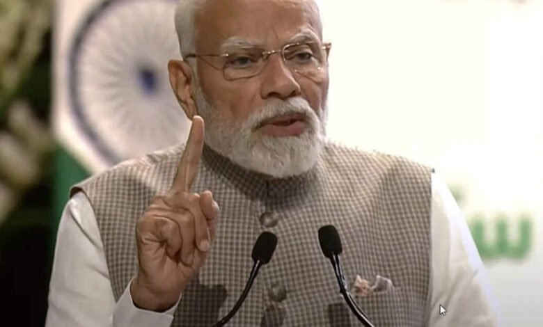 La tecnología y los talentos indios pueden conducir conjuntamente a la revolución tecnológica en este siglo: PM Modi. La tecnología y los talentos indios pueden conducir conjuntamente a la revolución tecnológica en este siglo: PM Modi.
