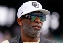 Colorado instala el baño lateral cerca del banco para el entrenador Sanders