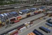 Contrato del PIB canadiense 1.6% en el segundo trimestre del impuesto estadounidense, que pesa la primera exportación en siete trimestres