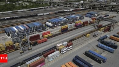 Contrato del PIB canadiense 1.6% en el segundo trimestre del impuesto estadounidense, que pesa la primera exportación en siete trimestres