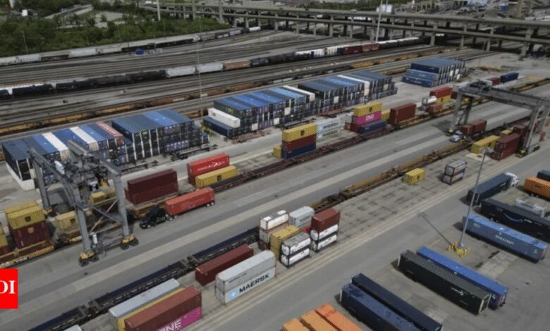 Contrato del PIB canadiense 1.6% en el segundo trimestre del impuesto estadounidense, que pesa la primera exportación en siete trimestres Contrato del PIB canadiense 1.6% en el segundo trimestre del impuesto estadounidense, que pesa la primera exportación en siete trimestres