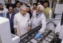 Push Electronics: Ashwini Vaishnaw inaugura la primera fábrica de vidrio templado en Noida; Optiemus para invertir Rs 800 millones de rupias