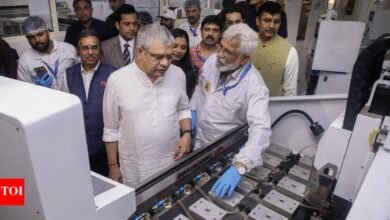 Push Electronics: Ashwini Vaishnaw inaugura la primera fábrica de vidrio templado en Noida; Optiemus para invertir Rs 800 millones de rupias