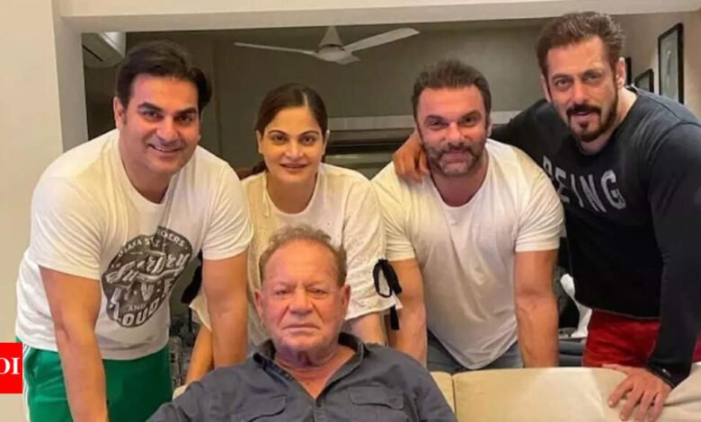 “Nuestra familia no come carne de res”, dice el padre de Salman Khan, Salim Khan, “la leche de ganado es una alternativa a la leche materna”. Noticias de la película hindi “Nuestra familia no come carne de res”, dice el padre de Salman Khan, Salim Khan, “la leche de ganado es una alternativa a la leche materna”. Noticias de la película hindi