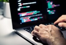 Los piratas informáticos descubrieron una forma astuta de robar datos ocultando indicaciones maliciosas dentro de imágenes procesadas por modelos de idiomas grandes