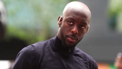 Younge Wissa criticó a Brentford, instando al club a dejarlo