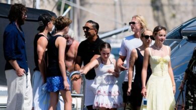 Elton John Brooklyn Beckham intentó hablar en la ronda de Beckham rara vez se manchó con hijos vistos