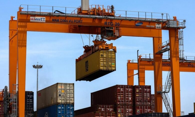 Tratados comerciales de la India-Estados Unidos: negociaciones en el sexto día, India presionó para reducir los deberes para mucho trabajo. Tratados comerciales de la India-Estados Unidos: negociaciones en el sexto día, India presionó para reducir los deberes para mucho trabajo.