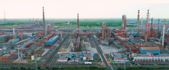 La gran refinería de Nayara se centra en el mercado interno debido a fuertes sanciones.