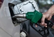 Por qué están cayendo los precios de la gasolina