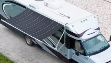Los toldos solares aco-dinámicos hacen que los RV sean más fáciles de atrapar la luz solar.