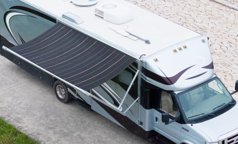 Los toldos solares aco-dinámicos hacen que los RV sean más fáciles de atrapar la luz solar. Los toldos solares aco-dinámicos hacen que los RV sean más fáciles de atrapar la luz solar.