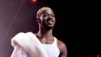 Lil Nas X está acusado de 4 delitos, incluida la batería contra un oficial de policía