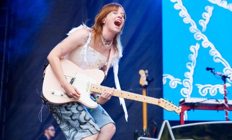 Orla Gartland en su primera aparición en Lollapalooza y hacer que el SoundTopper sea “Heartstopper”