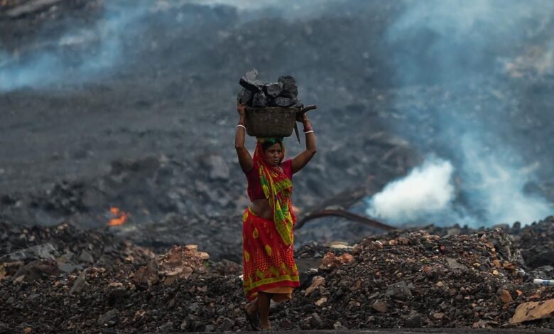 El crecimiento de la actividad central es un 2% más lento en julio debido al combustible fósil. Pero aumentó el acero y el cemento El crecimiento de la actividad central es un 2% más lento en julio debido al combustible fósil. Pero aumentó el acero y el cemento