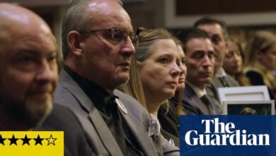 No puedo mirar la revisión: una acusación desgarradora y desgarradora de la crueldad de las redes sociales | Película