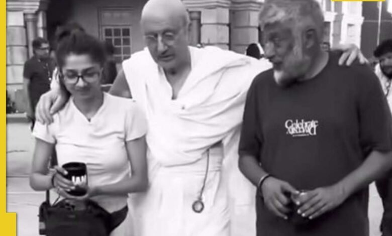 Anupam Kher compartió un vistazo como Mahatma Gandhi de sus archivos de Bengala; Los internautas dicen ‘Gandhi ji Sea Sach Bolna v Sick Low’ Anupam Kher compartió un vistazo como Mahatma Gandhi de sus archivos de Bengala; Los internautas dicen ‘Gandhi ji Sea Sach Bolna v Sick Low’