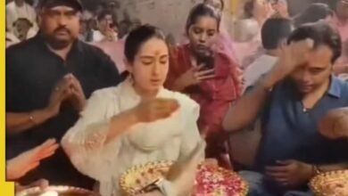 Sara Ali Khan rezando en el Grand Ganga Arti en el icónico Dasabmehe Ghat de Varanasi: ver