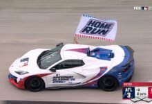 Eli White aplastó a un jonrón de tres en ejecución para traer Bravos 3-1 antes de los rojos en Speedway Classic