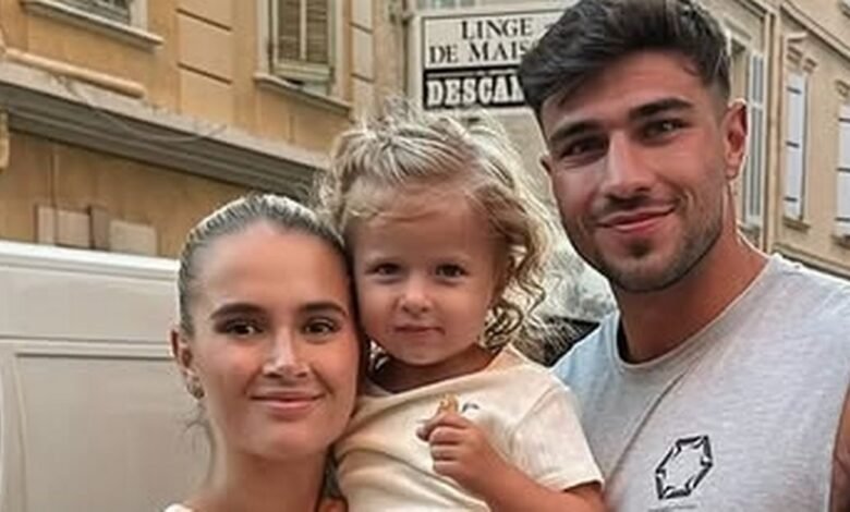 Molly-Mai Heg vuela un avión privado a Francia para volver a combinar con Tommy para ‘Fun Summer’ Molly-Mai Heg vuela un avión privado a Francia para volver a combinar con Tommy para ‘Fun Summer’