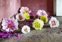 Transforme su espacio con grandes flores de papel: una tendencia decorativa impresionante