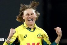 Australia Thrash Sudáfrica es igual a 276 para evitar la reivindicación ODI