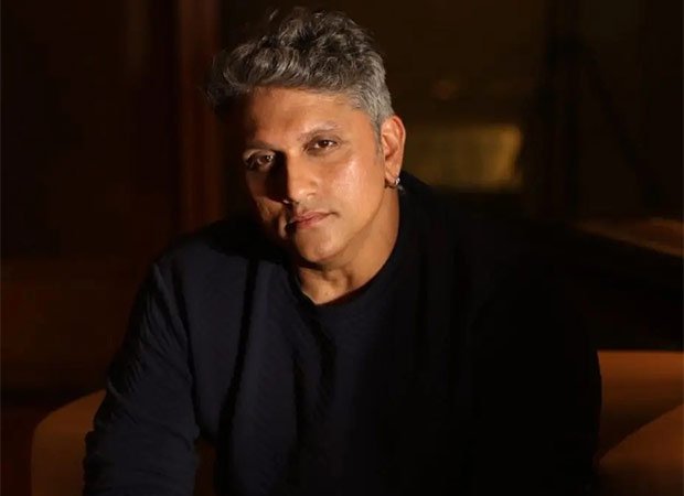 Mohit Suri Juhu celebra el éxito de Sira distribuyendo ‘VOG’ en Shri Muktiswara Devalaya Temple: Bollywood News Mohit Suri Juhu celebra el éxito de Sira distribuyendo ‘VOG’ en Shri Muktiswara Devalaya Temple: Bollywood News