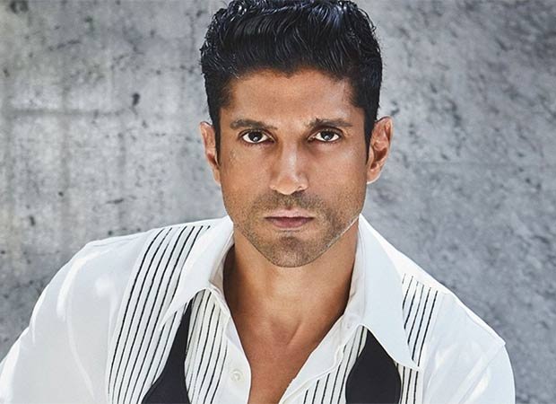 Farhan Akhtar donó 50 teléfonos a las personas que sobreviven a la inundación de Uttarakhand: Bollywood News