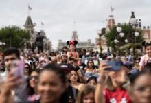 Los adultos de Disney están más heridos por la decisión de un amigo, no un cantante de los odiados.