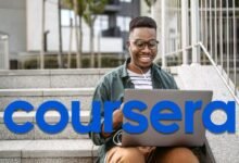 Ahorre un 30% en su primer año de cursos en línea
