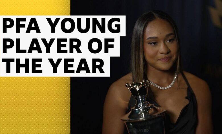 OLIVIA SMITH: El delantero del Arsenal ganó el premio PFA Young Player of Year. OLIVIA SMITH: El delantero del Arsenal ganó el premio PFA Young Player of Year.