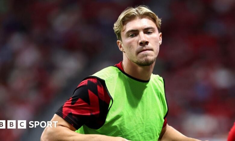 Rasmus Hojlund: el delantero del Manchester United fue abandonado del juego del Arsenal Rasmus Hojlund: el delantero del Manchester United fue abandonado del juego del Arsenal