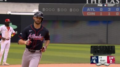 Eli White cinta a su segundo jonrón del juego, elevando los valores a una ventaja de 4-2 sobre los rojos