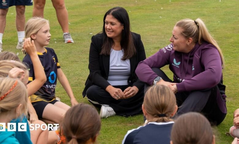 El gobierno cometió £ 1.5 millones por dos nuevos arcos de cricket como Lisa Nandy de Labor dijo que Rishi Sunak de £ 35 millones planeaba una imaginación. El gobierno cometió £ 1.5 millones por dos nuevos arcos de cricket como Lisa Nandy de Labor dijo que Rishi Sunak de £ 35 millones planeaba una imaginación.