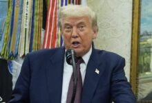 Trump firma una orden ejecutiva dirigida a la debking