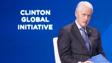 Bill Clinton planea cambiar la iniciativa global de Clinton en medio de una crisis de clase mundial.