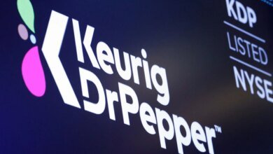 Keurig Dr Pepper está comprando un propietario de Peet Coffee en un acuerdo por valor de $ 18 mil millones.