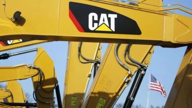 Caterpillar pierde las estimaciones de ganancias a medida que los aranceles aumentan los costos
