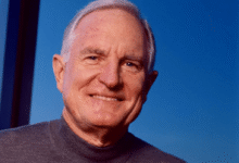 El ex CEO de Intel, Barrett, dice que los clientes deben rescatar a Intel