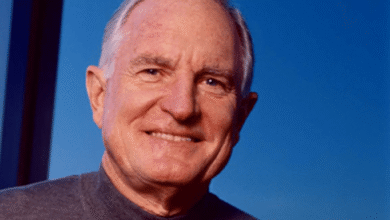 El ex CEO de Intel, Barrett, dice que los clientes deben rescatar a Intel
