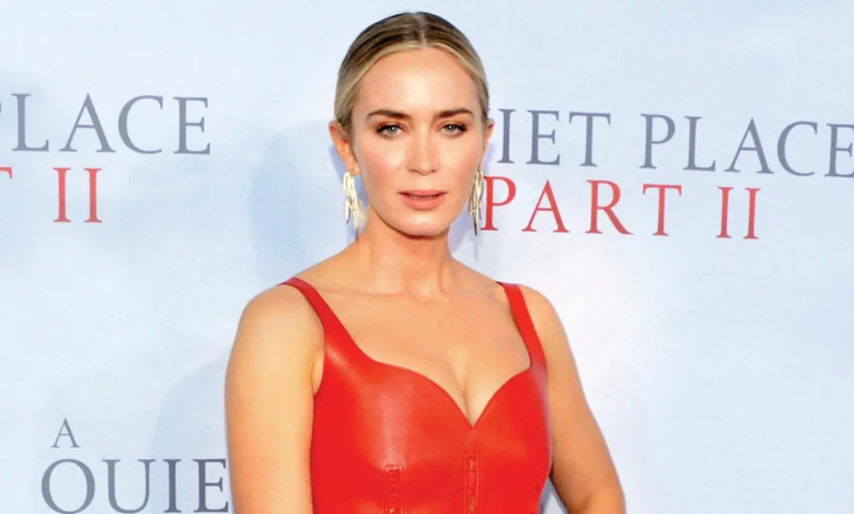 Emily Blunt `The Devil Wairs dio a conocer un nuevo look en el set 2` ` Emily Blunt `The Devil Wairs dio a conocer un nuevo look en el set 2` `